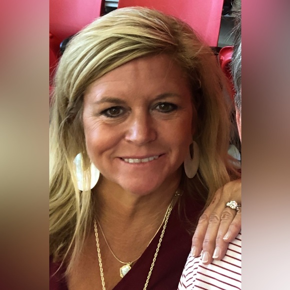 Meet your Posher, Cheryl - Picture 1 of 1